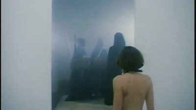 Seksowna dziewczyna pociera swoją wilgoć przed kamerą filmy porno za darmo na kom